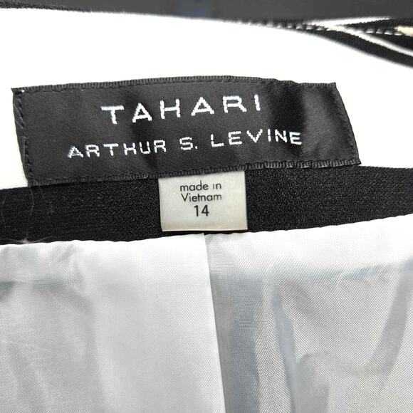 Tahari Arthur S. Levine Women's Cropped Striped Blazer Jacket Size 14 - Picture 3 of 4